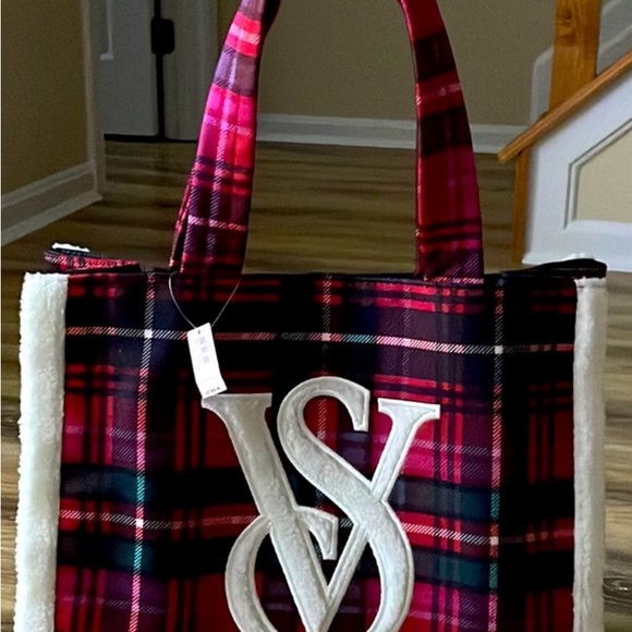 Victoria Secret Sleepwear. 2 Left. Medium Only with Weekender Bag n Charm Choice - Picture 13 of 14
